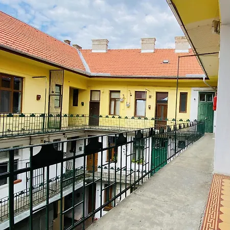 Blutim Studio - Stylish Studio By The Train Station * קלוז'-נאפוקה