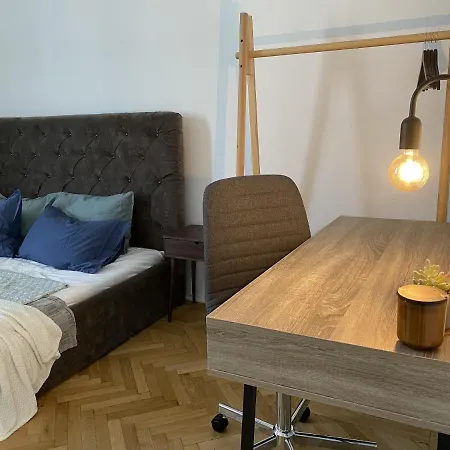 Blutim Studio - Stylish Studio By The Train Station דירה *