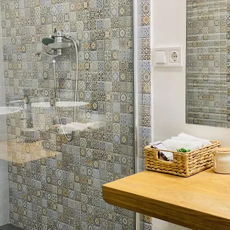 Blutim Studio - Stylish Studio By The Train Station