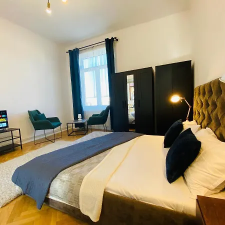 Blutim Studio - Stylish Studio By The Train Station